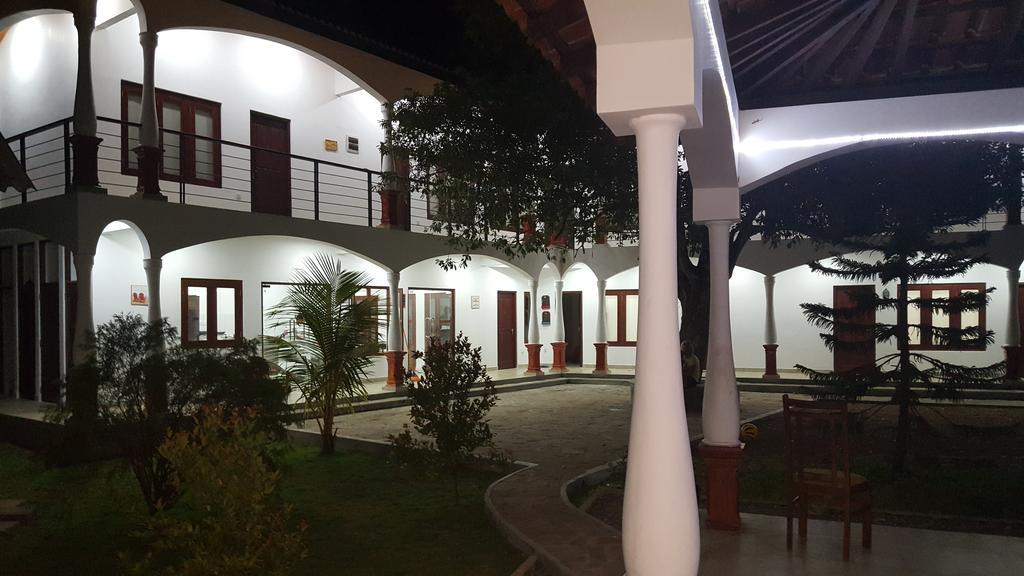 Hotel Lucas à Kosgoda Extérieur photo