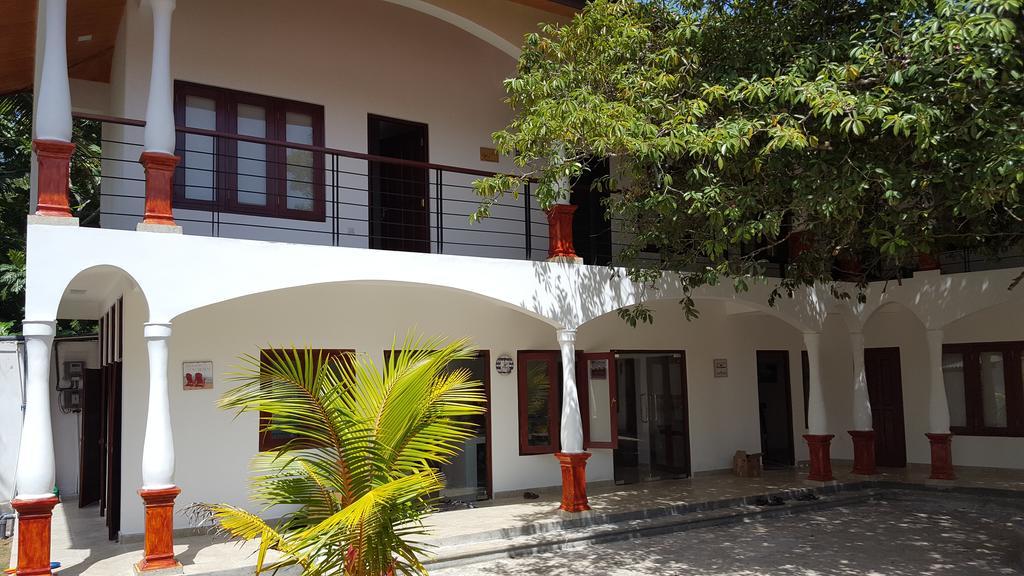 Hotel Lucas à Kosgoda Extérieur photo