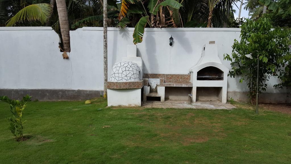 Hotel Lucas à Kosgoda Extérieur photo