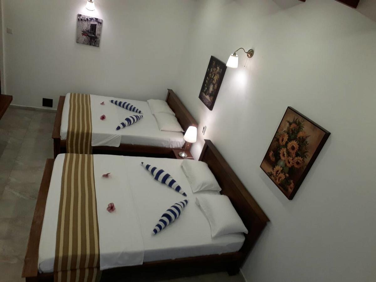 Hotel Lucas à Kosgoda Extérieur photo
