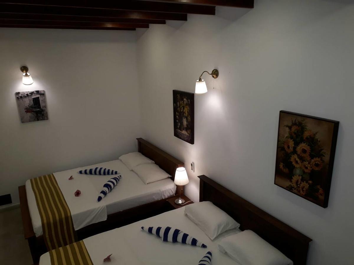 Hotel Lucas à Kosgoda Extérieur photo