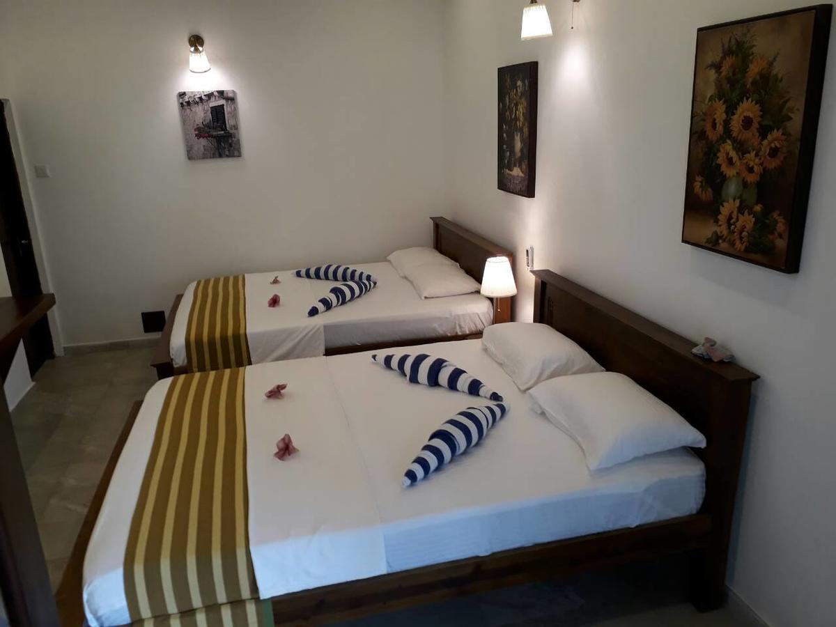 Hotel Lucas à Kosgoda Extérieur photo